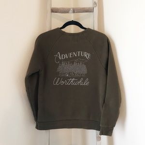 UNITED BY BLUE Adventure is Worthwhile Pullover